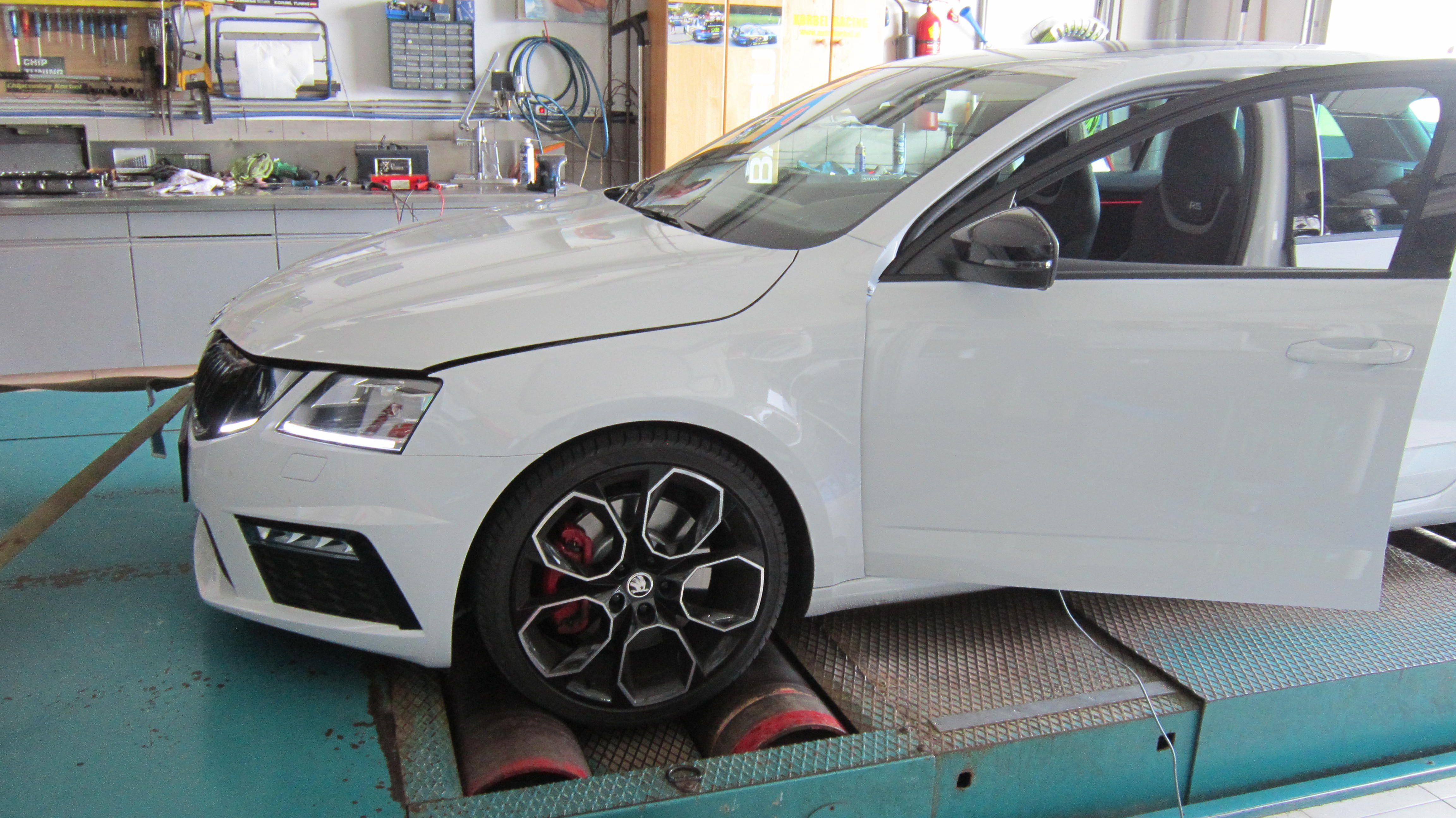 CHIPTUNING Skoda Oktavia 2.0TFSI Euro 6 Mit Filter 245 PS